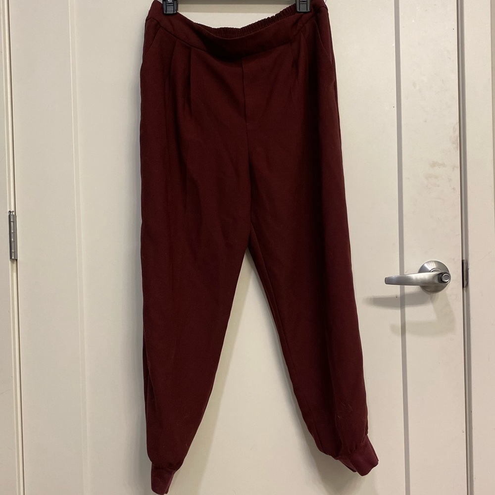 Gap Women’s Drapey Joggers